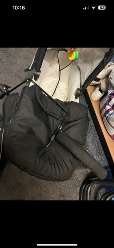 Out and about single bassinet - out,